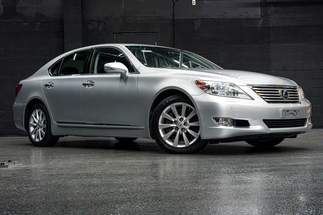 2011 Lexus LS 4th Gen - Image 27 of 31