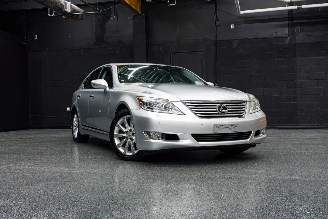 2011 Lexus LS 4th Gen - Image 24 of 31
