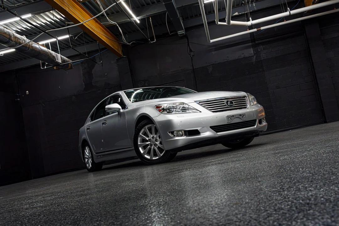 2011 Lexus LS 4th Gen - Image 25 of 31