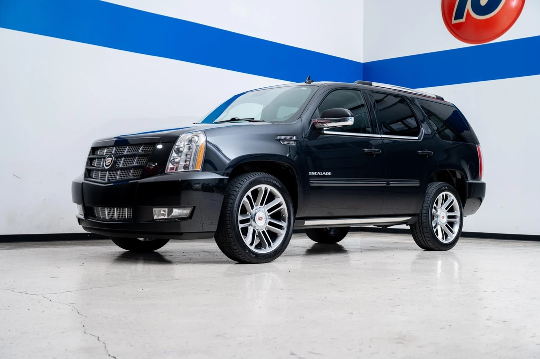 2012 Cadillac Escalade & EXT 3rd Gen - Image 3 of 31