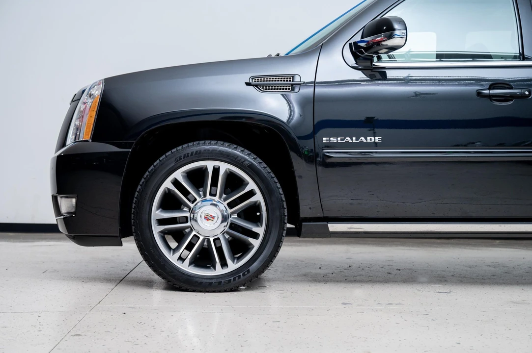 2012 Cadillac Escalade & EXT 3rd Gen - Image 13 of 31