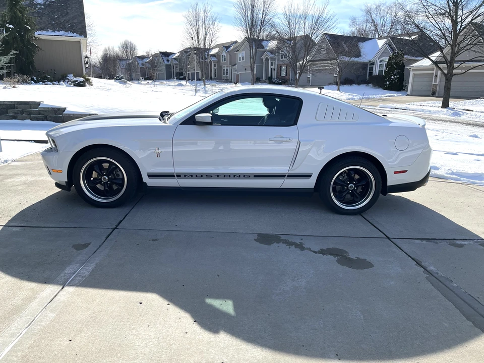 2012 Ford S197 Mustang - Image 5 of 31