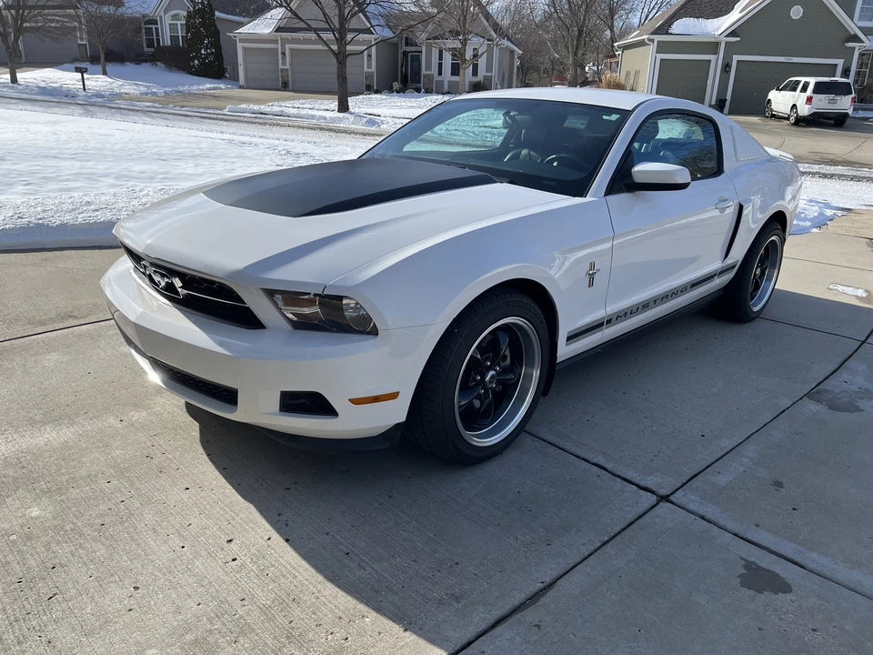 2012 Ford S197 Mustang - Image 2 of 31