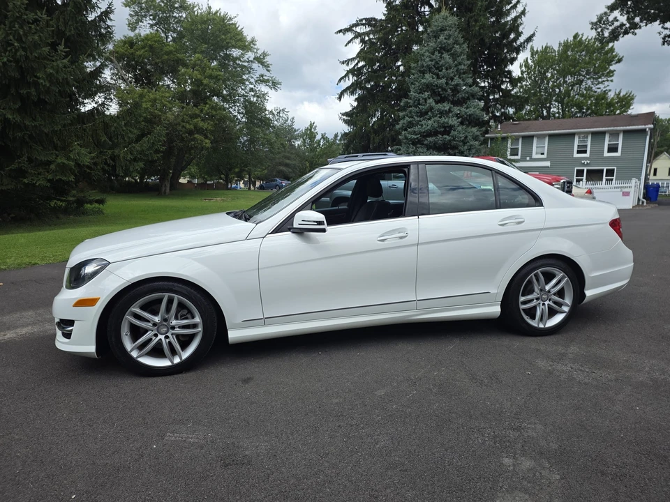 2014 Mercedes-Benz W204 C-Class - Image 16 of 31