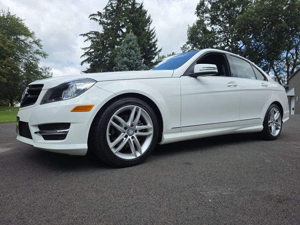 2014 Mercedes-Benz W204 C-Class - Image 13 of 31