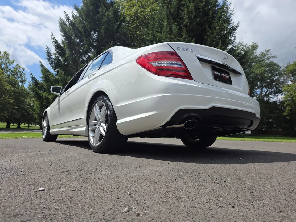 2014 Mercedes-Benz W204 C-Class - Image 20 of 31