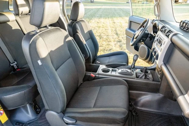 2014 Toyota FJ Cruiser - Image 4 of 8