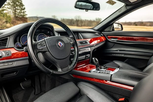 2015 BMW Alpina B7 - Image 6 of 8