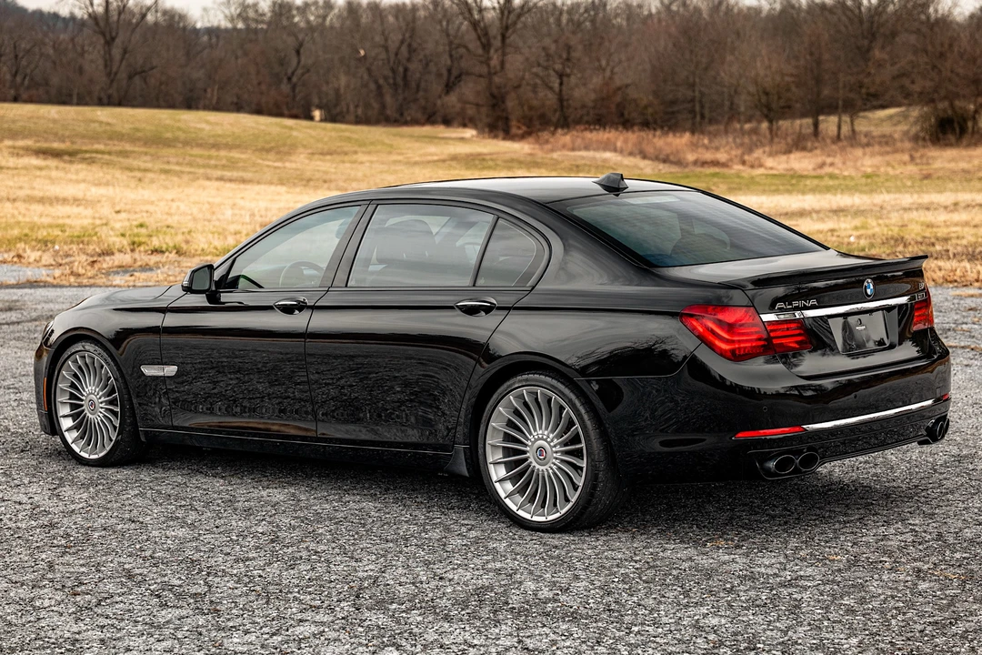 2015 BMW Alpina B7 - Image 8 of 31