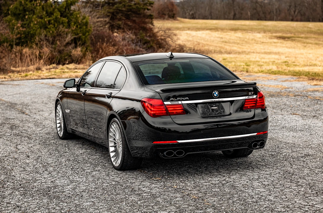2015 BMW Alpina B7 - Image 9 of 31