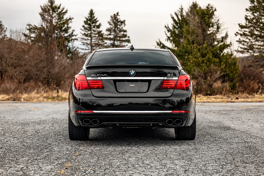 2015 BMW Alpina B7 - Image 12 of 31