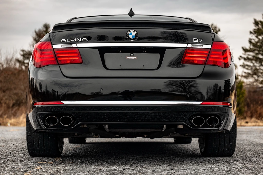 2015 BMW Alpina B7 - Image 13 of 31