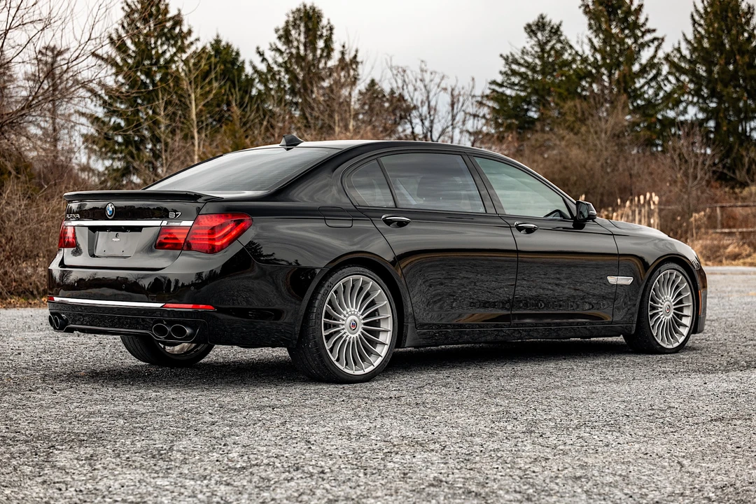 2015 BMW Alpina B7 - Image 16 of 31