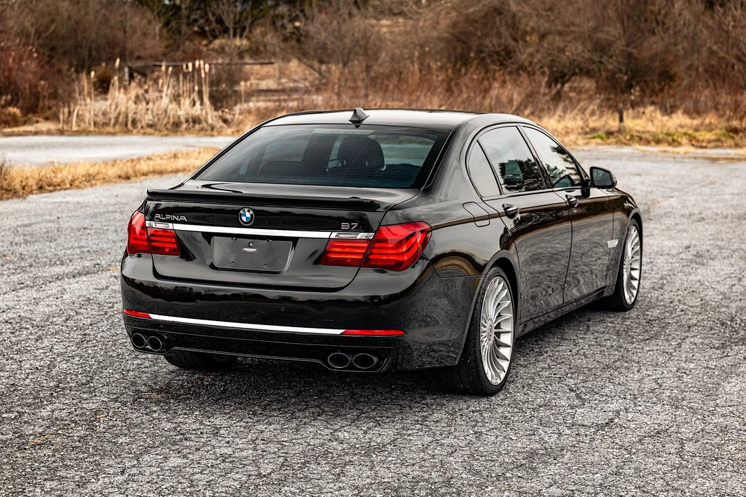 2015 BMW Alpina B7 - Image 15 of 31