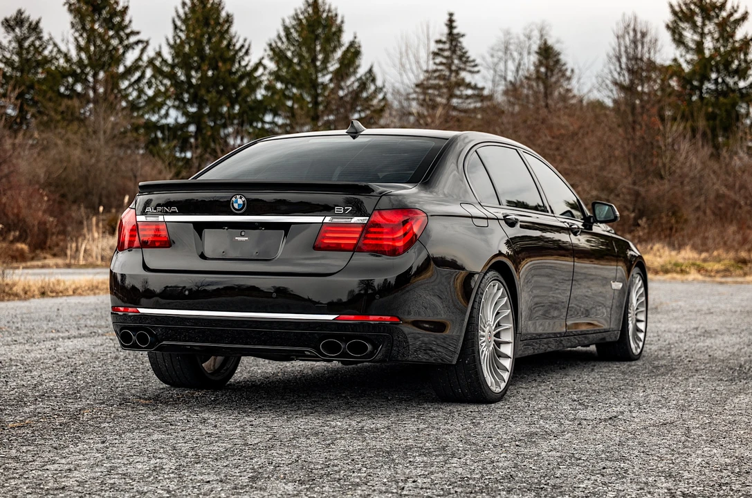 2015 BMW Alpina B7 - Image 14 of 31