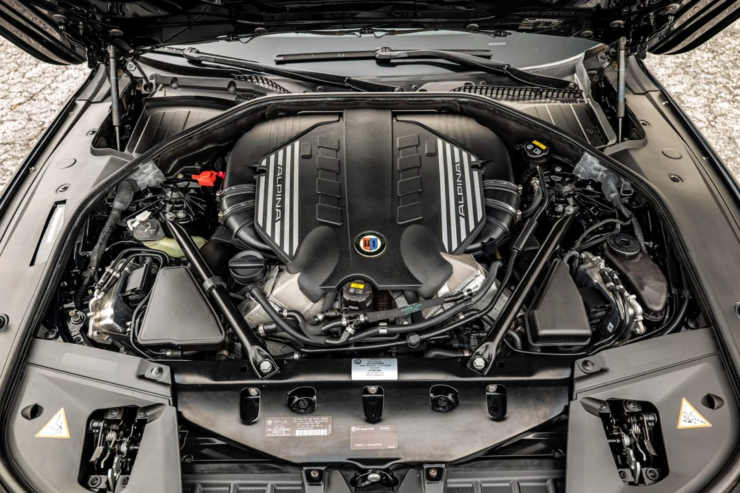 2015 BMW Alpina B7 - Image 7 of 9