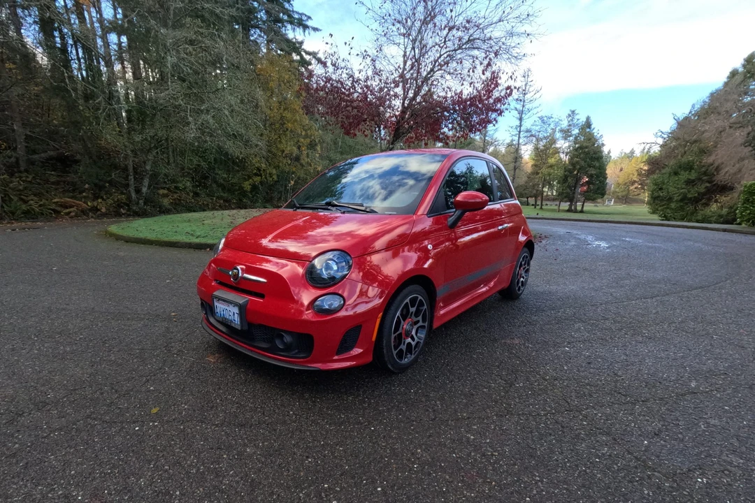 2015 Fiat Abarth 500 - Image 2 of 31