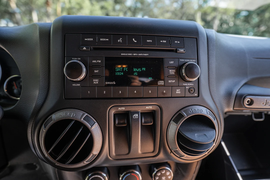 2015 Jeep JK Wrangler - Image 20 of 31