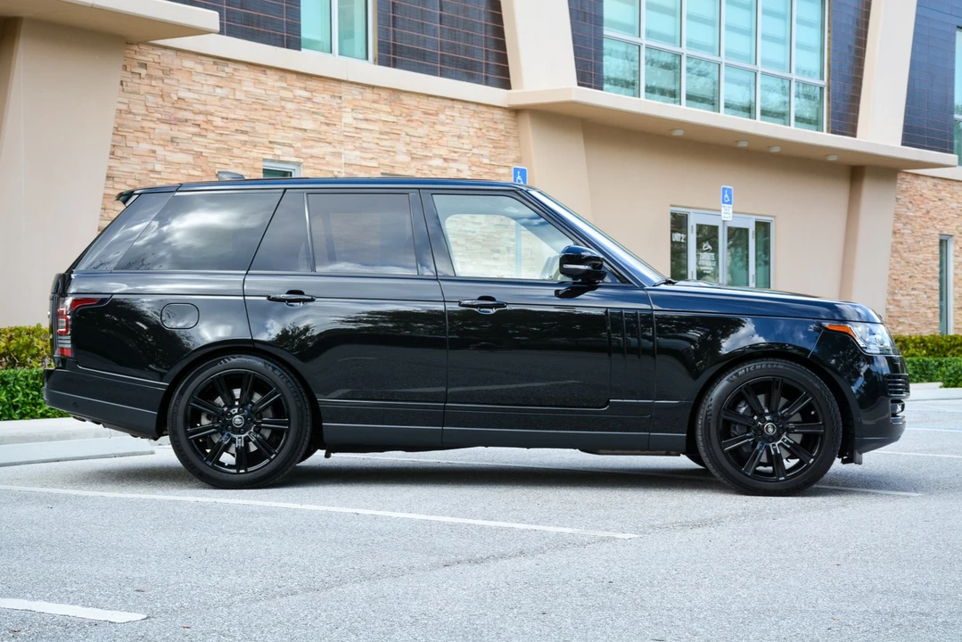 2017 Land Rover Range Rover L405 - Image 3 of 8