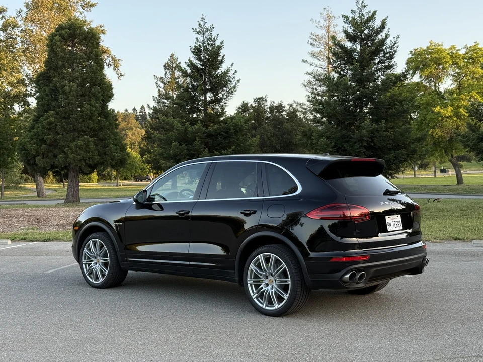 2017 Porsche 958 Cayenne S - Image 12 of 31