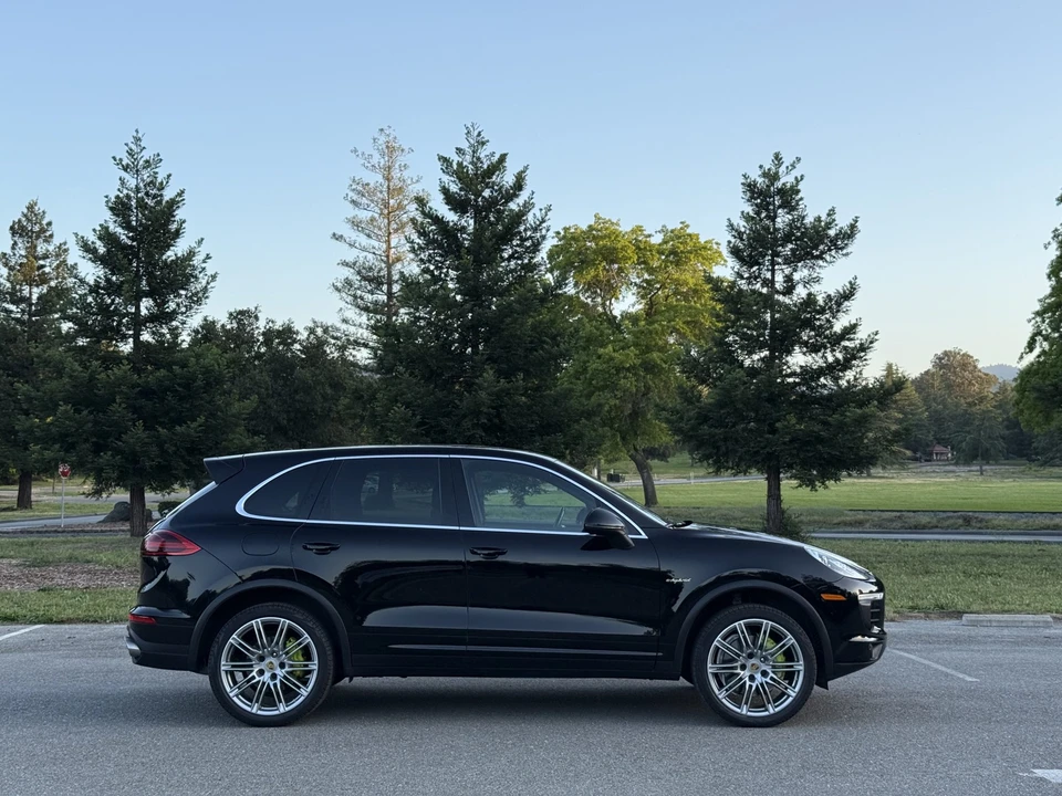 2017 Porsche 958 Cayenne S - Image 7 of 31