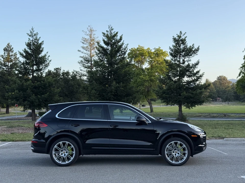 2017 Porsche 958 Cayenne S - Image 6 of 31