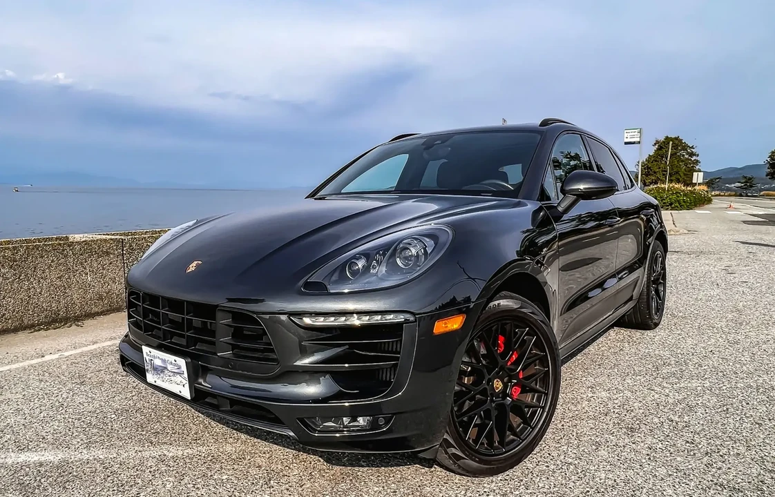 2017 Porsche Macan GTS - Image 6 of 6
