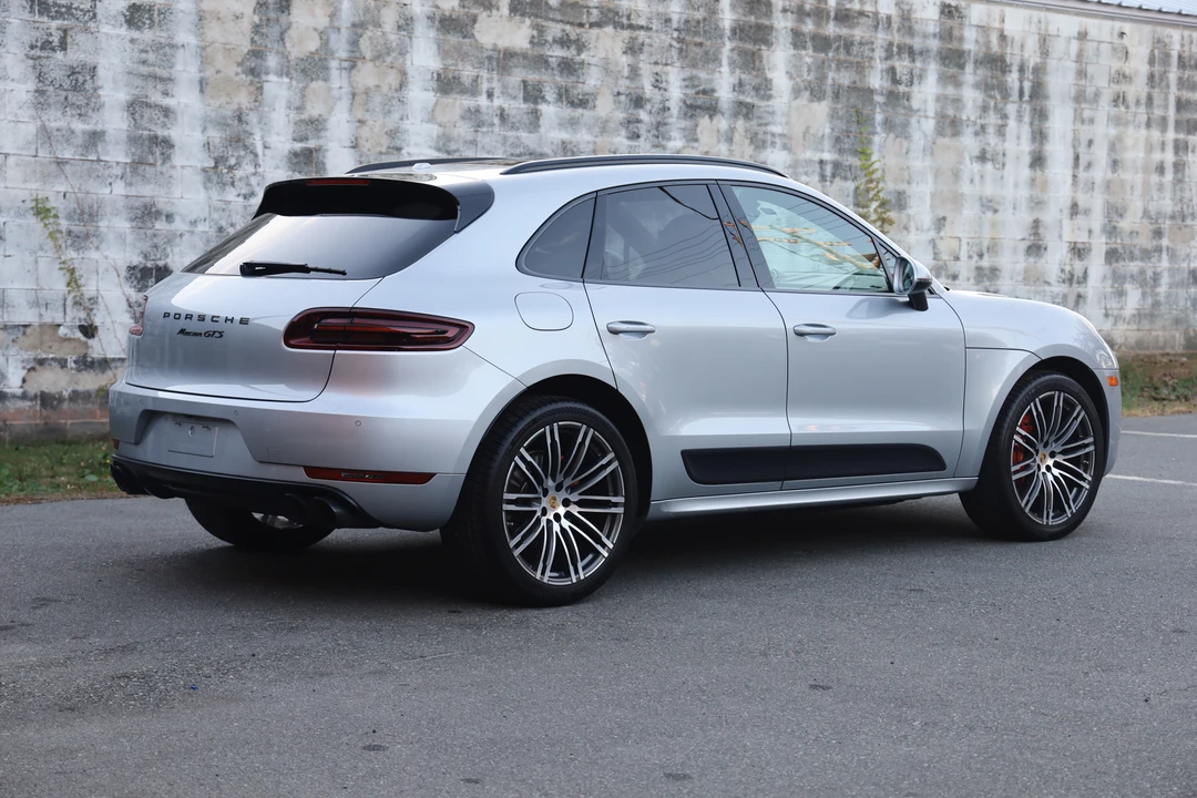2017 Porsche Macan GTS - Image 19 of 31