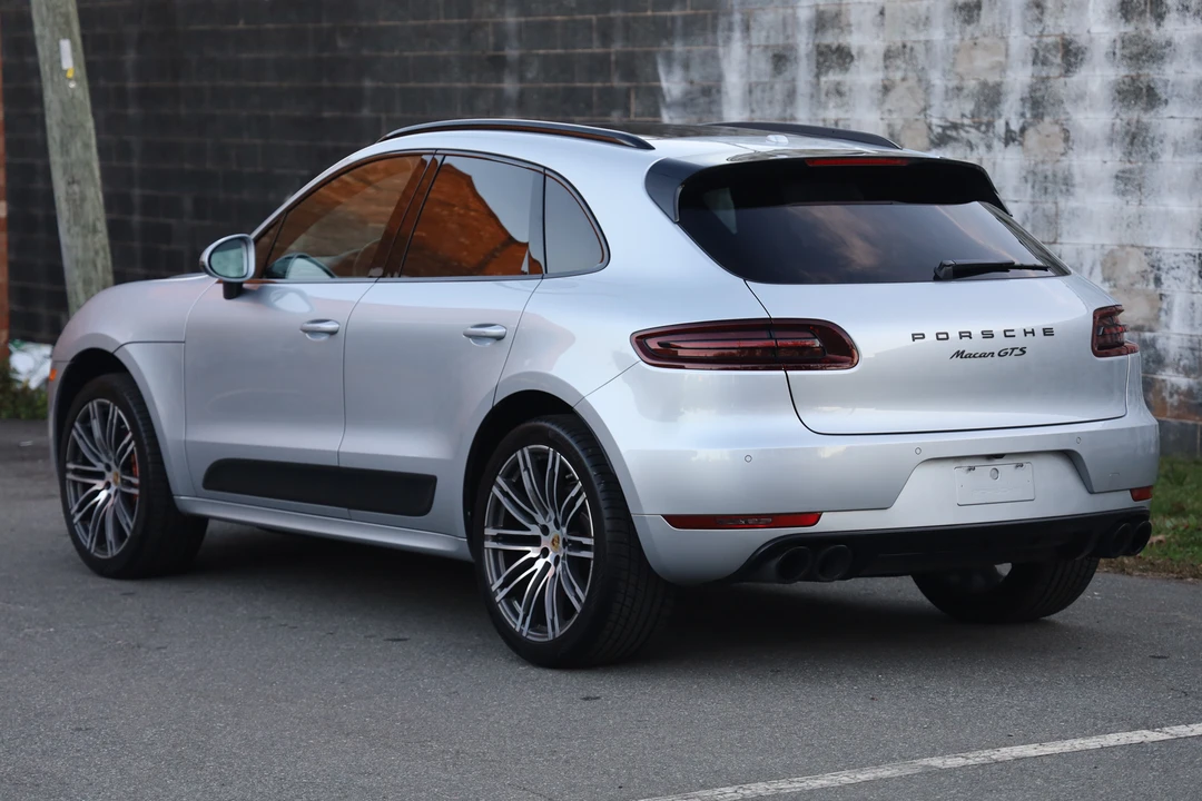 2017 Porsche Macan GTS - Image 11 of 31