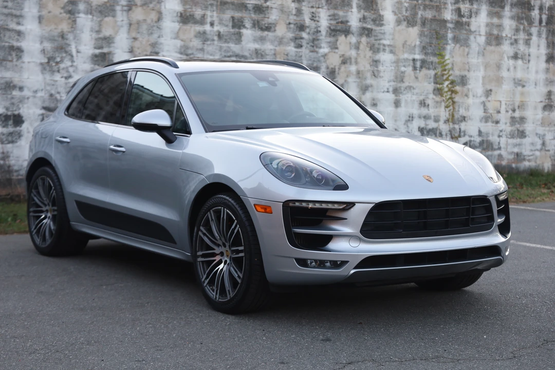 2017 Porsche Macan GTS - Image 25 of 31