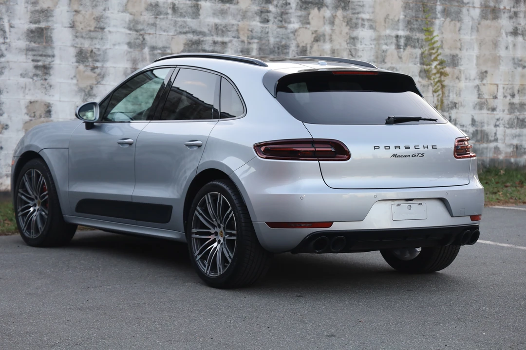 2017 Porsche Macan GTS - Image 12 of 31