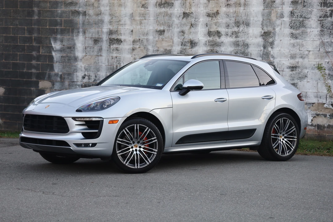 2017 Porsche Macan GTS - Image 7 of 31