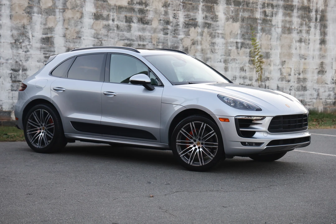 2017 Porsche Macan GTS - Image 21 of 31