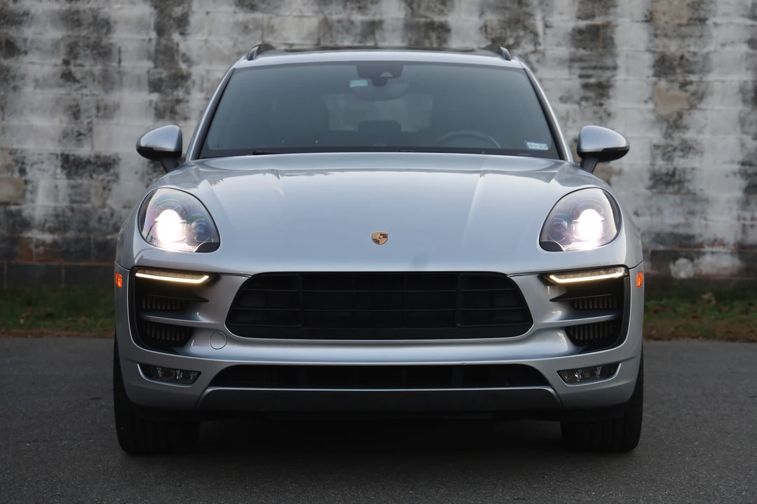2017 Porsche Macan GTS - Image 28 of 31