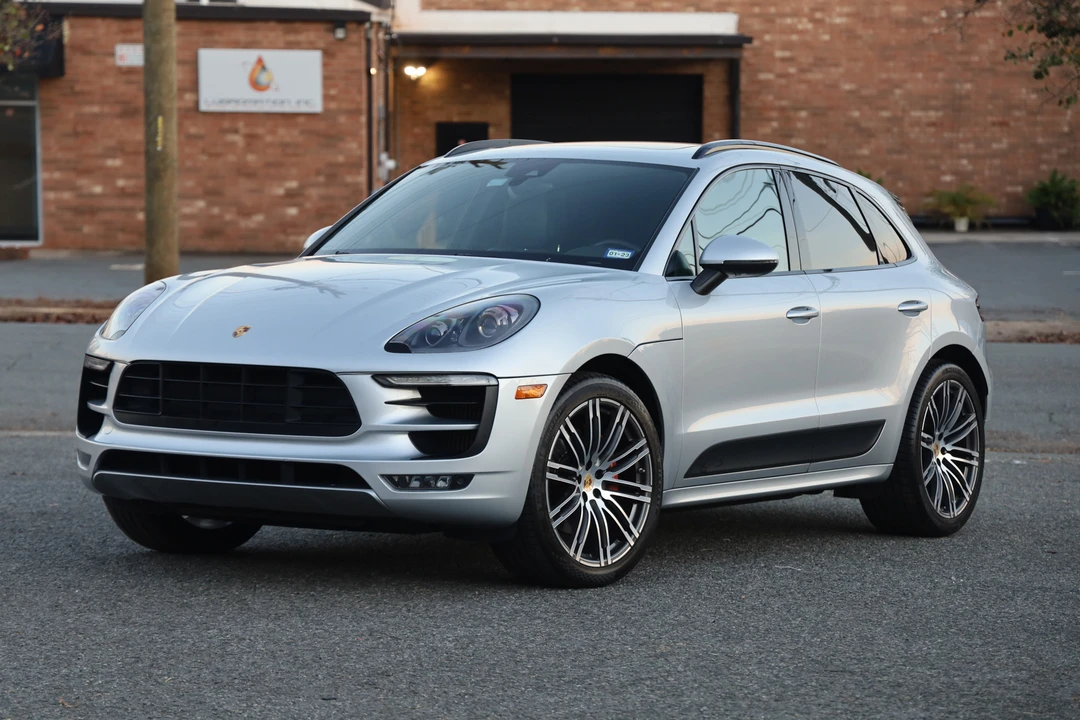 2017 Porsche Macan GTS - Image 29 of 31