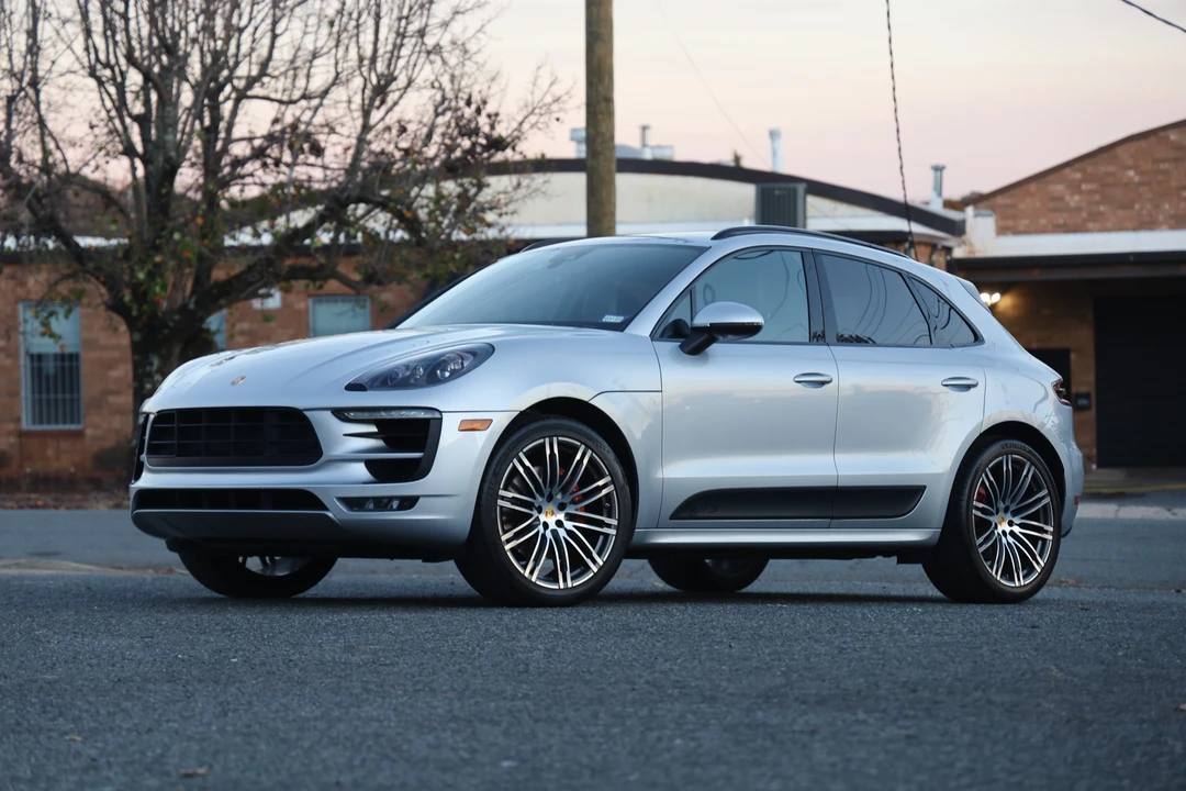 2017 Porsche Macan GTS - Image 30 of 31