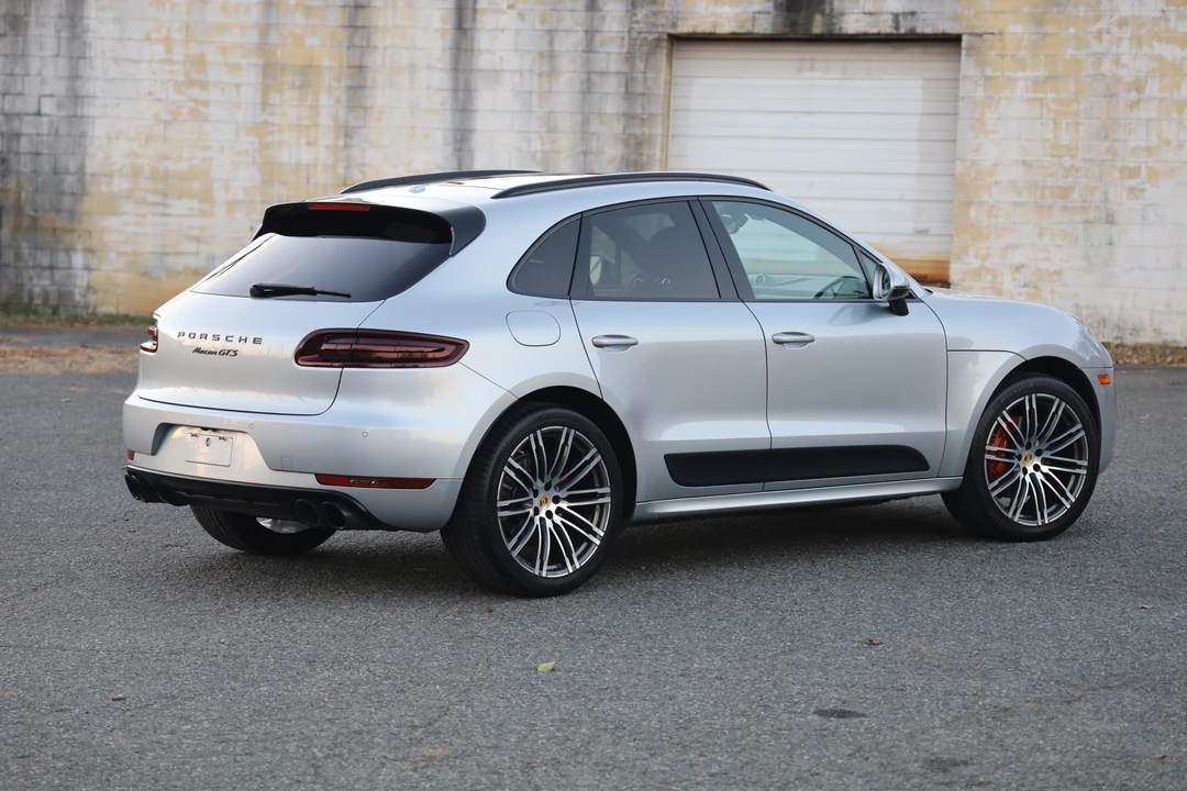 2017 Porsche Macan GTS - Image 18 of 31