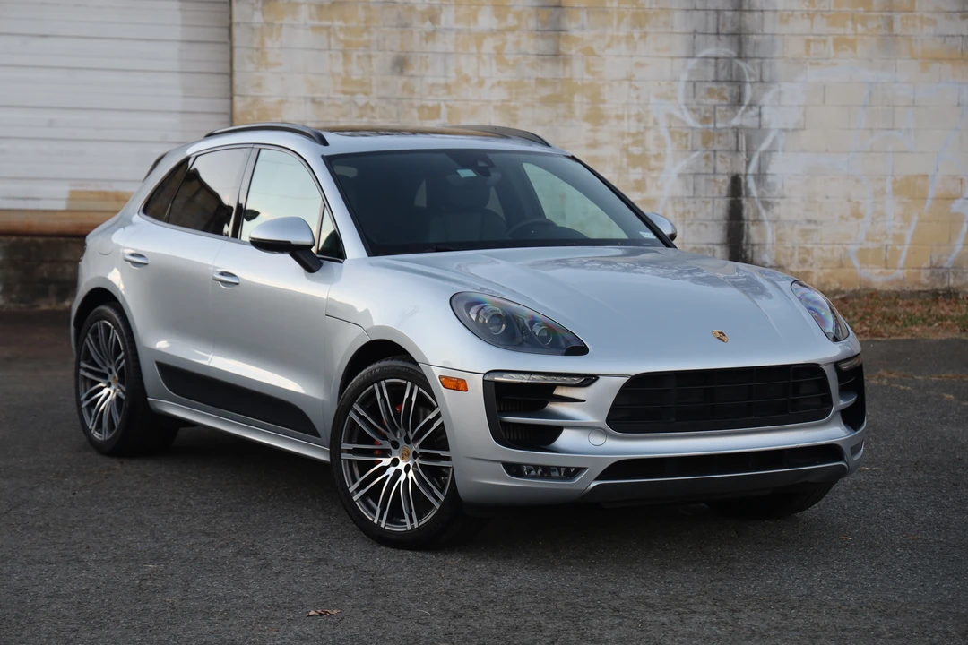 2017 Porsche Macan GTS - Image 26 of 31
