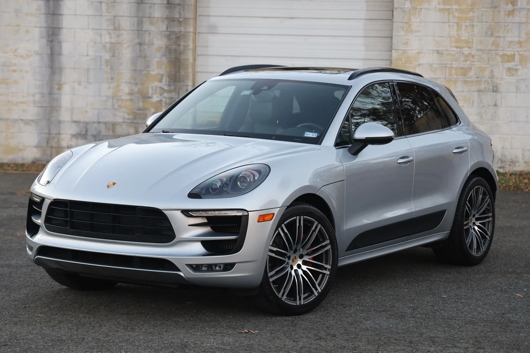 2017 Porsche Macan GTS - Image 3 of 31