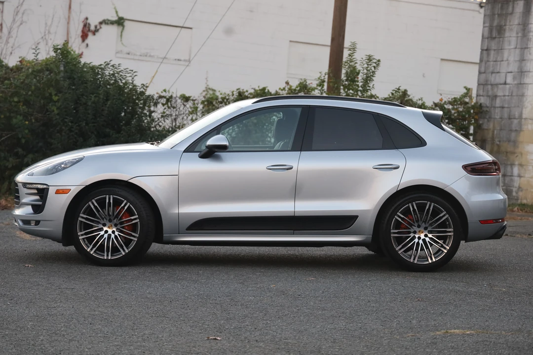 2017 Porsche Macan GTS - Image 10 of 31
