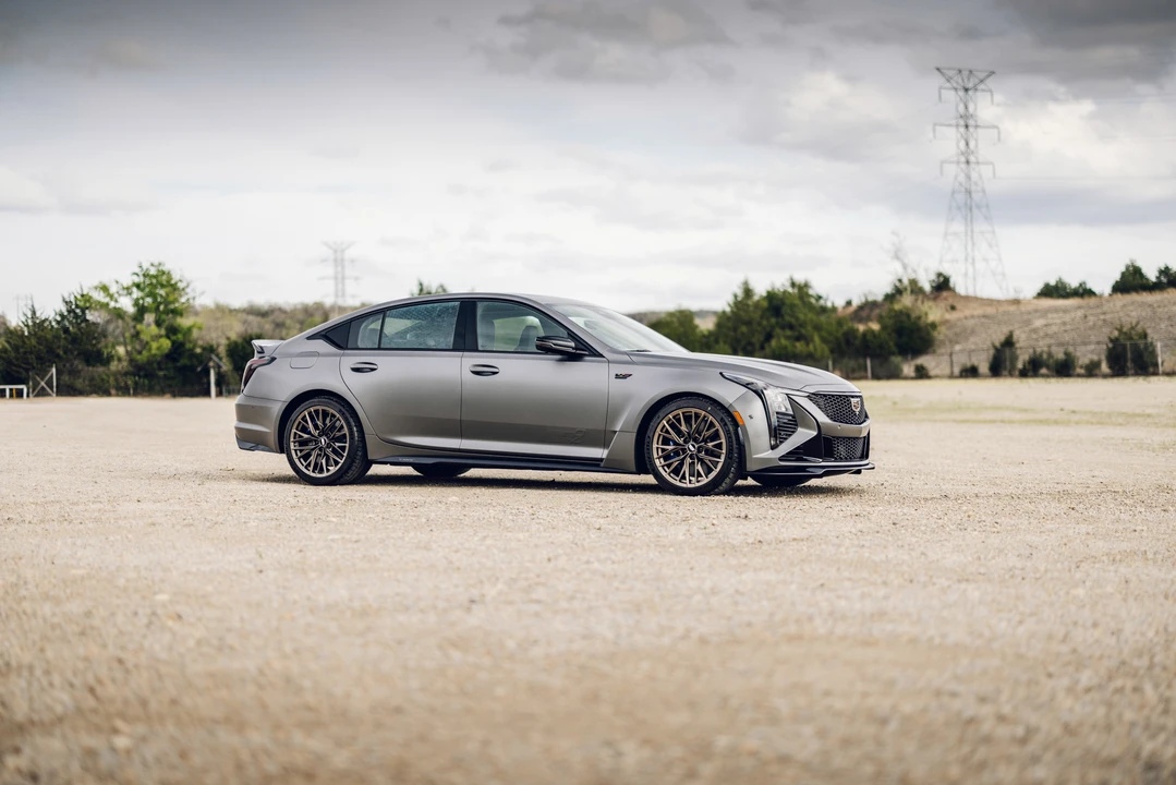 2025 Cadillac CT5-V Blackwing - Image 14 of 31