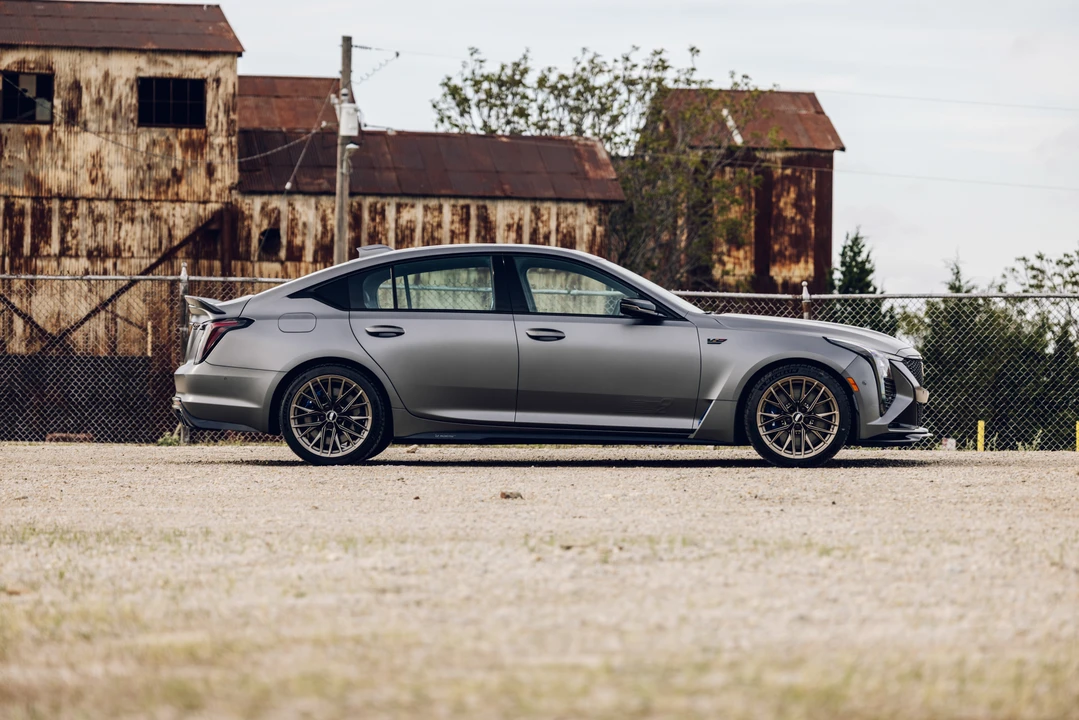 2025 Cadillac CT5-V Blackwing - Image 17 of 31