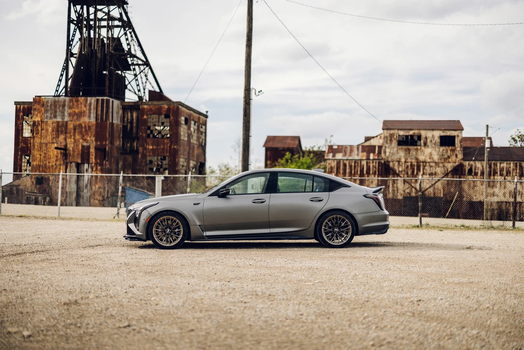 2025 Cadillac CT5-V Blackwing - Image 29 of 31