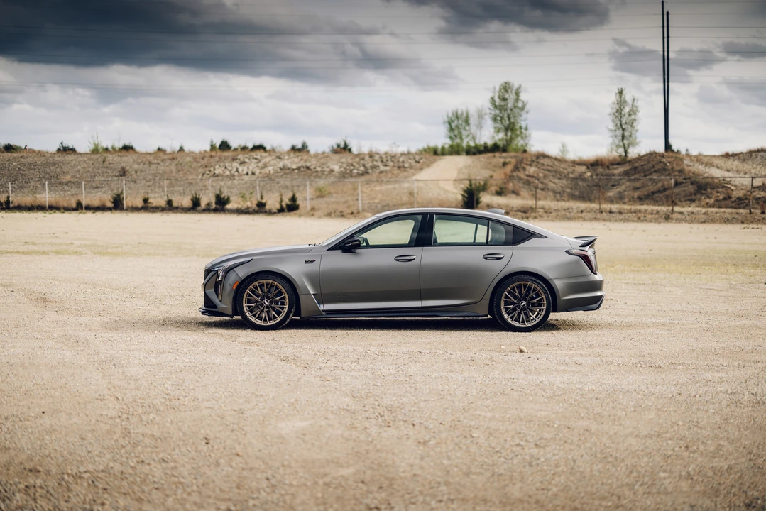 2025 Cadillac CT5-V Blackwing - Image 30 of 31
