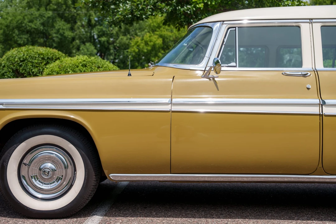 1955 Chrysler New Yorker - Image 17 of 31