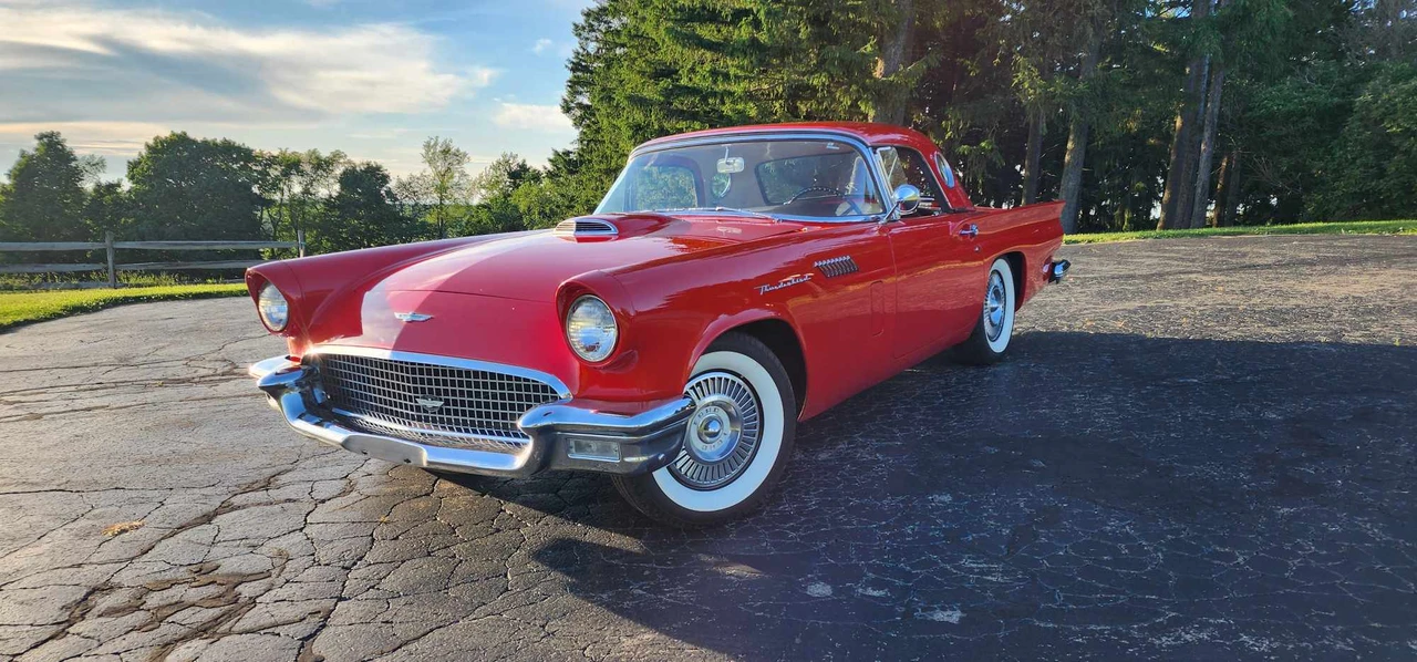 1957 Ford Thunderbird 1st Gen - Image 24 of 31