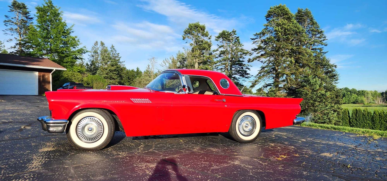 1957 Ford Thunderbird 1st Gen - Image 28 of 31