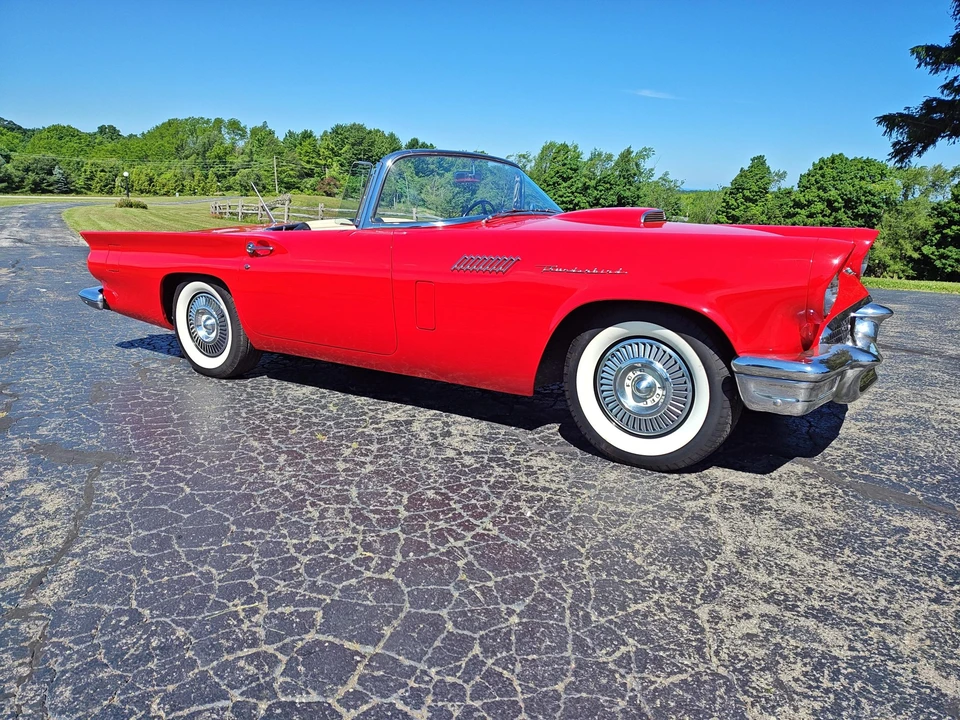 1957 Ford Thunderbird 1st Gen - Image 12 of 31