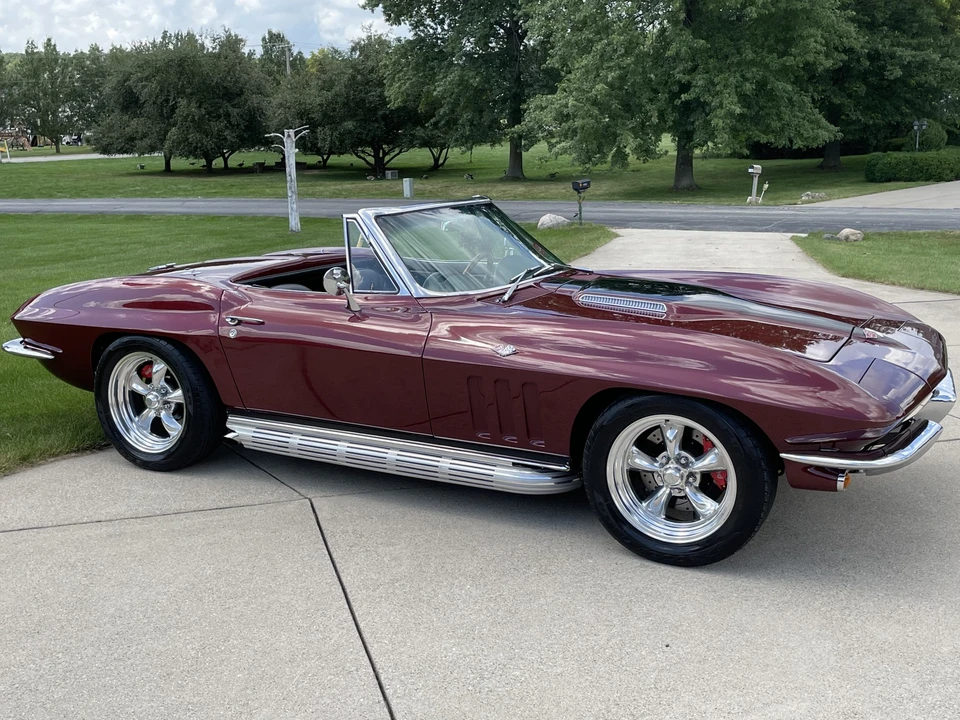 1965 Chevrolet Corvette C2 - Image 23 of 31