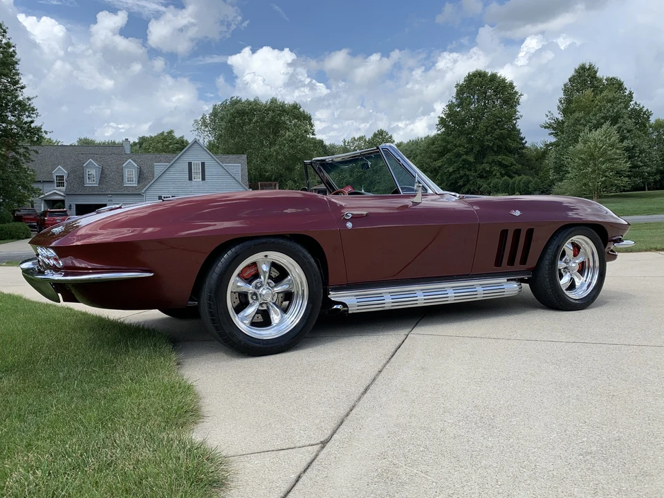 1965 Chevrolet Corvette C2 - Image 25 of 31